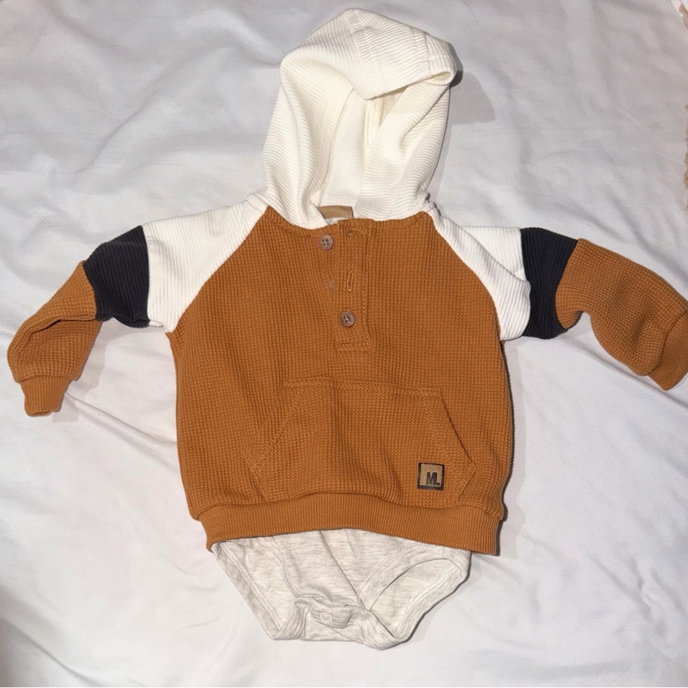 Assorted Baby clothing and footwear - Picture 6 of 8